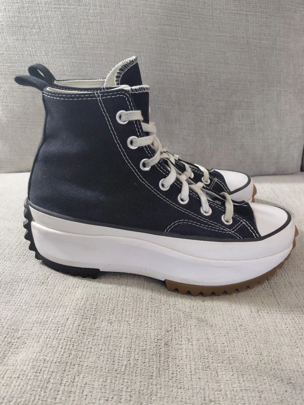 Converse Run Star Hike High Top Sneakers in Navy Blue & White Size